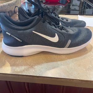 Nike Flex Experience 8